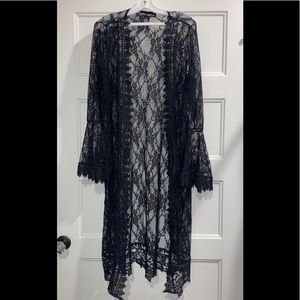 Vet pretty black bell sleeve kimono